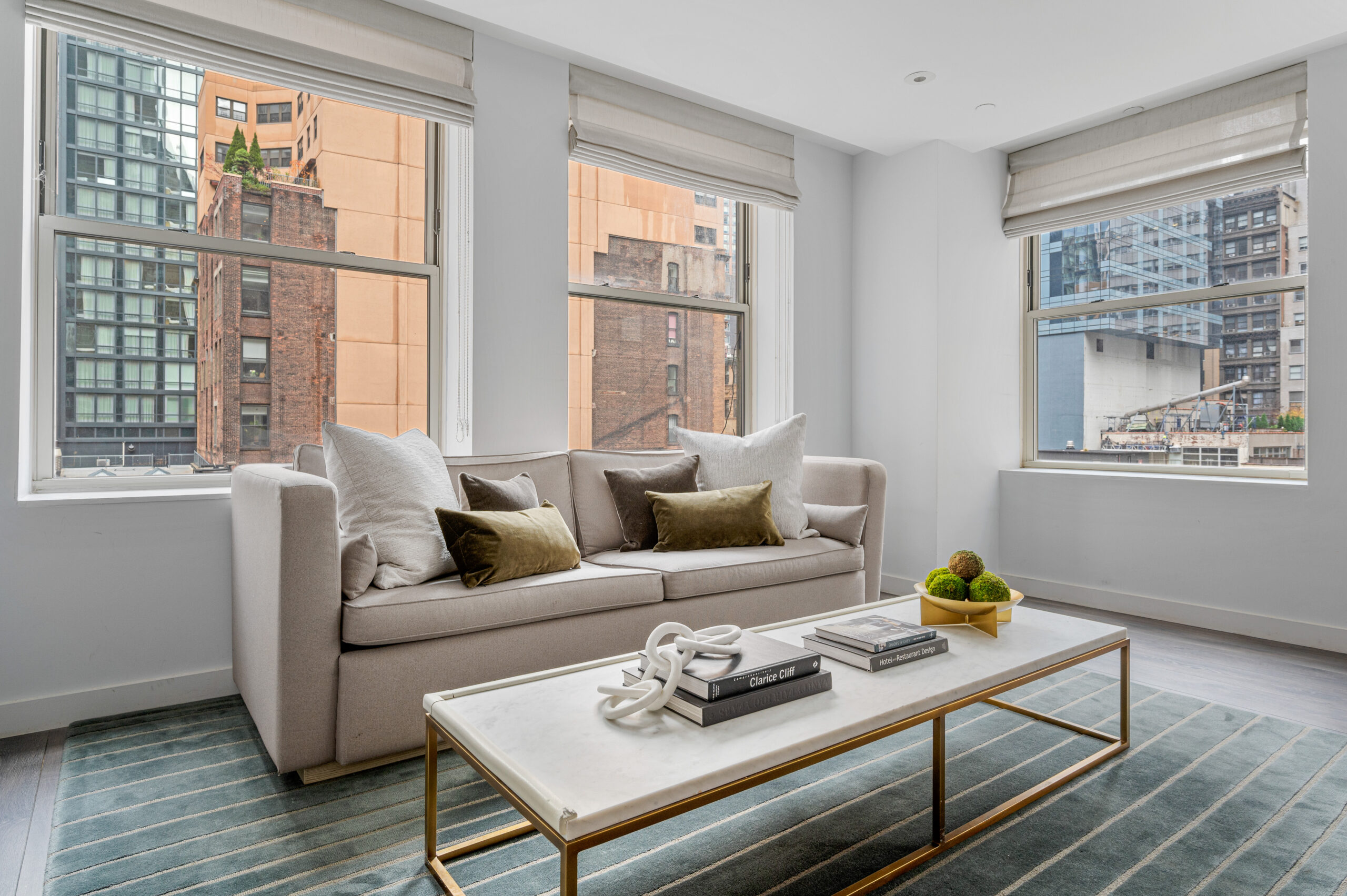17John: Presidential King Suite with Sofa Bed