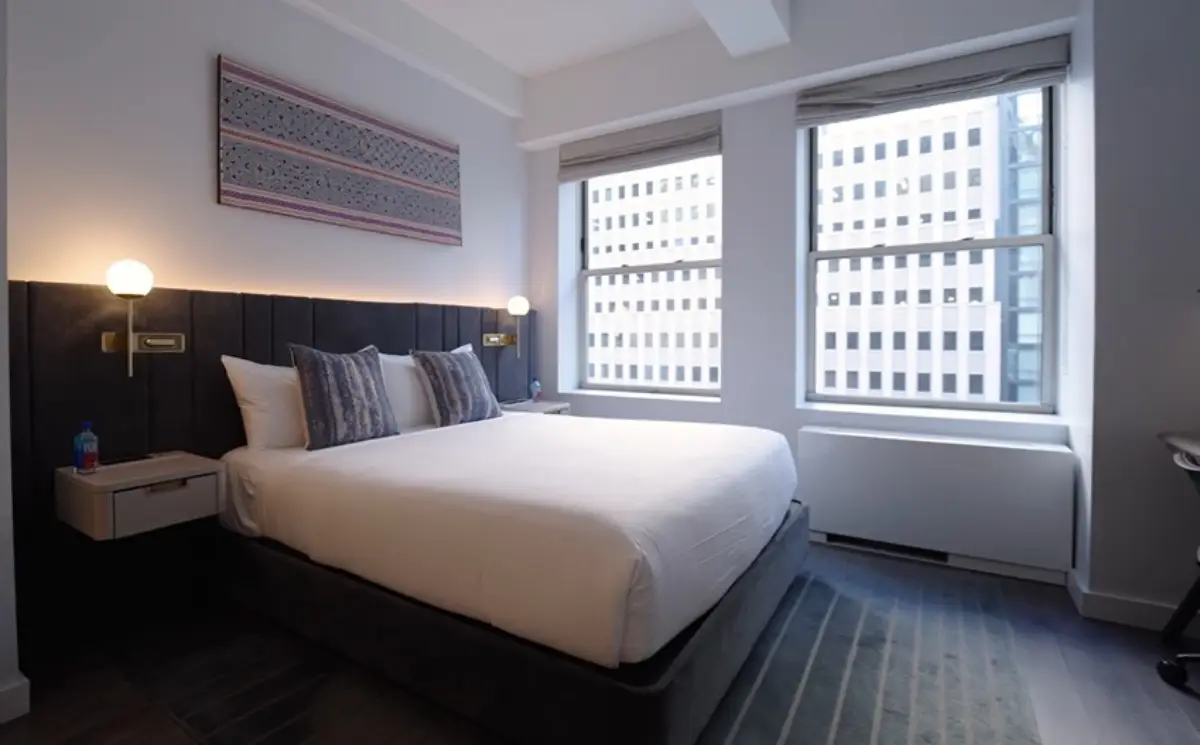 17John: Classic King Studio Apartment